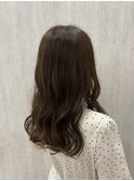 やわらかオリーブベージュ