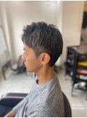 カルマパーマの黒髪韓国マッシュアッシュブラックベリーショート
