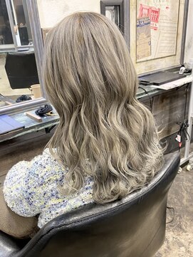 リルア 博多(LIRUA) ペールベージュカラー