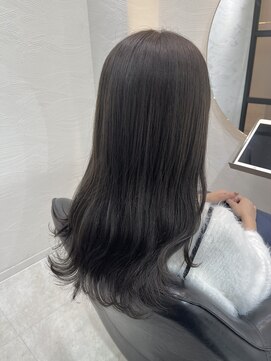 ケー 北千住(K.) 落ち着いたカラー「ブルーグレージュ」