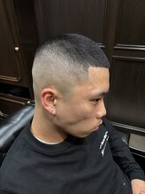 ミリオンバックス 神田店(Million Bucks)&nbsp;バズカット/スキンフェード/ハイフェード