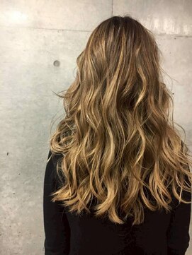 マハナ(Mahana by hair) ブロンドカラー海外ヘア　［鎌倉駅］