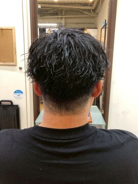 レボルトヘアー(R EVOLUT hair) MEN’S/リバースセンターパート/ニュアンスパーマ/柏駅