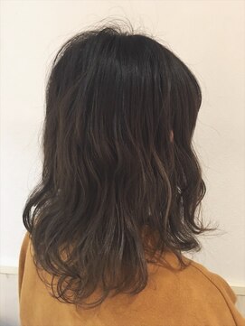 ネオリーブエム(Neolive em;) neolive em ハイライト×マットベージュ☆☆