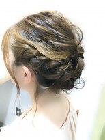 ネオリーブ クーロ(Neolive curro)&nbsp;ハイライトの効いたおしゃれヘアアレンジ☆