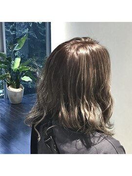 アース コアフュールボーテ ふじみ野店(EARTH coiffure beaute) グレージュハイライト