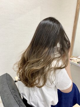 トゥエンティ(twenty) グラデーションカラー