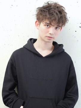 ゴーズゴードットビー 吉祥寺(go s go .b) サイドフェードカットスリークショート メッシュカラー[吉祥寺]