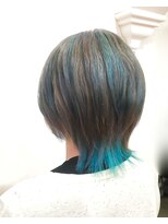 オブヘアーギンザ(Of HAIR GINZA)&nbsp;グレージュ×ターコイズ デザインウルフ
