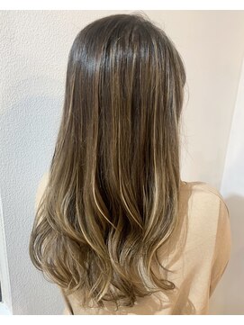 マリアバイアフロート(Maria by AFLOAT) 【山田】お客様スタイル☆細かめハイライトバレイヤージュ