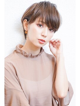 モニカ 西宮北口(Monica) 小顔補正立体カット・ ボブショート・ くすみブルー・ 透明感