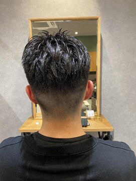 スーリール 春日千歳町店(Sourire) フェード風刈り上げショート