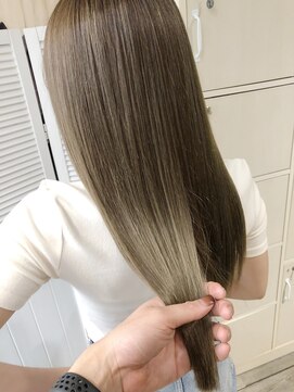 シア(sia) 【sia】ケアブリーチハイライト