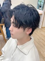 ネオリーブ クーロ メゾン 横浜(Neolive curro Maison)&nbsp;ゆるめのツイストスパイラル×センターパート[メンズ]