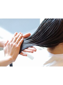 髪質改善トリートメントで、見違える程の美髪へ◇カラーの持ちも良く、キレイなスタイルが長続き◎