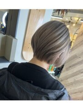 ブルーアンドカンパニー(BLUE&Co.) ハイトーンベージュ