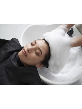 【ダメージレスに髪質改善！】頭皮のエイジングケアにも◎今話題の《marbb》で頭皮・髪質改善！