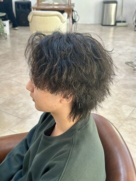 ロストシティ 横浜(LOST CITY) ラフにキマる“ピンパーマ×マッシュウルフ