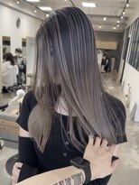 イェッカ(YECCA)&nbsp;筋感強めのハイライト