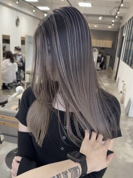 イェッカ(YECCA) 筋感強めのハイライト