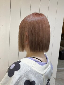 カルフール オハナ せんげん台西口店(Carrefour OHANA) ショートボブ/ダブルカラー/ベージュ/切りっぱなしボブ/艶髪