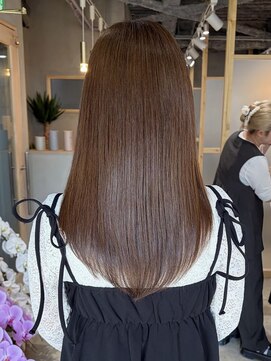 ルーチェ バイ シカマ(LUCE by ∞ SIKAMA) 大人女性人気◎赤みを抑えた透明感オリーブベージュ