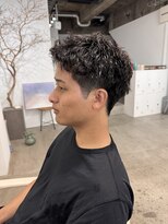 シアー(siar)&nbsp;アップバング　ショートヘアー　メンズショート　ツイストパーマ