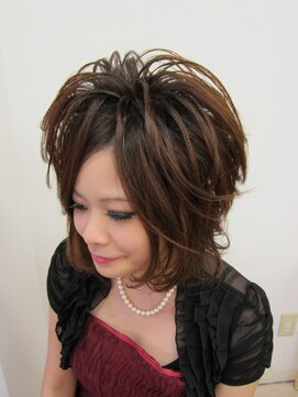 美容室イーナ(e na) ♪partyスジ盛り♪