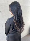 透け感暗髪黒髪アッシュ+ベージュイヤリングカラー ウェーブ