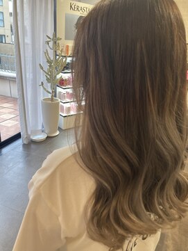 モラ 神楽坂(Mora) オンカラー