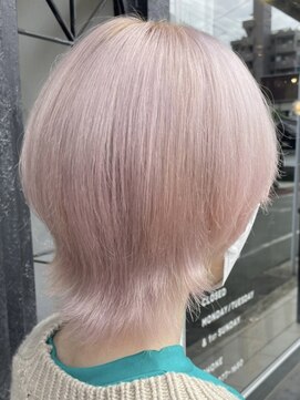 カムジーヘッドカミノウラ(COMEGHEAD KAMINOURA) ダブルカラーピンクベージュベージュカラーケアブリーチミニボブ