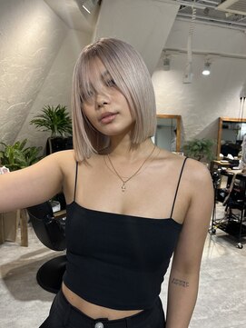 ロア インターナショナル 新宿店(LoA International) ピンクブランドベージュ