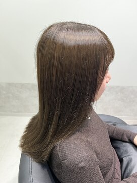 エレノア 梅田 大阪駅前第4ビル店(Eleanor) オリーブグレージュ