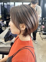 大人かわいい小顔ショートショートヘア30代40代50代白髪ぼかし