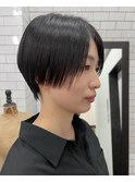 毛束感×ショートマッシュ×耳掛け