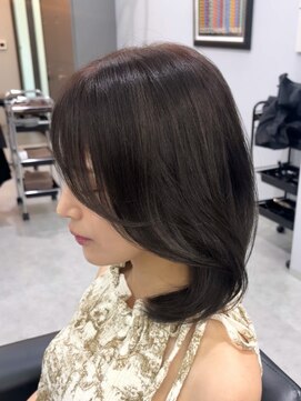 ブロンド(Blonde) レイヤーショート　オフブラック