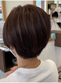 金沢八景ショートボブ丸みショートイルミナカラー顔周りレイヤー
