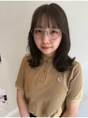 ミディアムオリーブ系カラー/切りっぱなしワンレングス