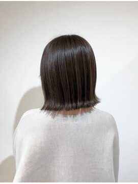 ノエル(noele) 切りっぱなしボブ×オリーブグレージュ