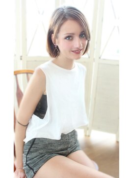 ワースホワイル(WORTH WHILE) 大人可愛い耳かけショート☆