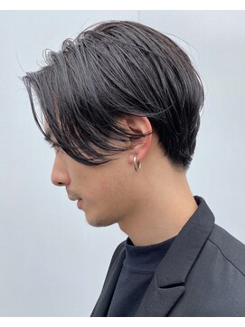 ユノ(juno) センターパート前下がりショート（かき上げ）