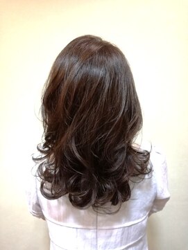 モンド(monde) 決まりすぎないラフなウェーブ♪20代30代40代50代
