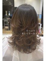 アフロート ルヴア(AFLOAT RUVUA)&nbsp;《ー5歳》後ろ姿も美人★たっぷり華やかレイヤーカット／新宿