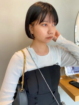 ミニボブインナーカラーショートボブイヤリングカラー