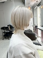 ユーフォリア エヌ 池袋サンシャイン通り店(Euphoria +n)&nbsp;10代20代/ホワイトとの相性◎小顔丸ウルフ