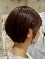 カムジーヘッド(COMEGHEAD)&nbsp;大人ショートボブショートカットココアアッシュくびれミディ