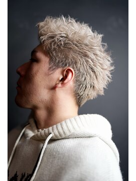 スキル(SKILL) ホワイトブロンド/スパイキーショート