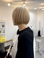 アラレ(ARARE)&nbsp;ブロンドベージュ×ミニボブ