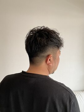 美容室 マリオネット メンズパーマ