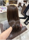 オリーブベージュ　透明感カラー　西村ひより